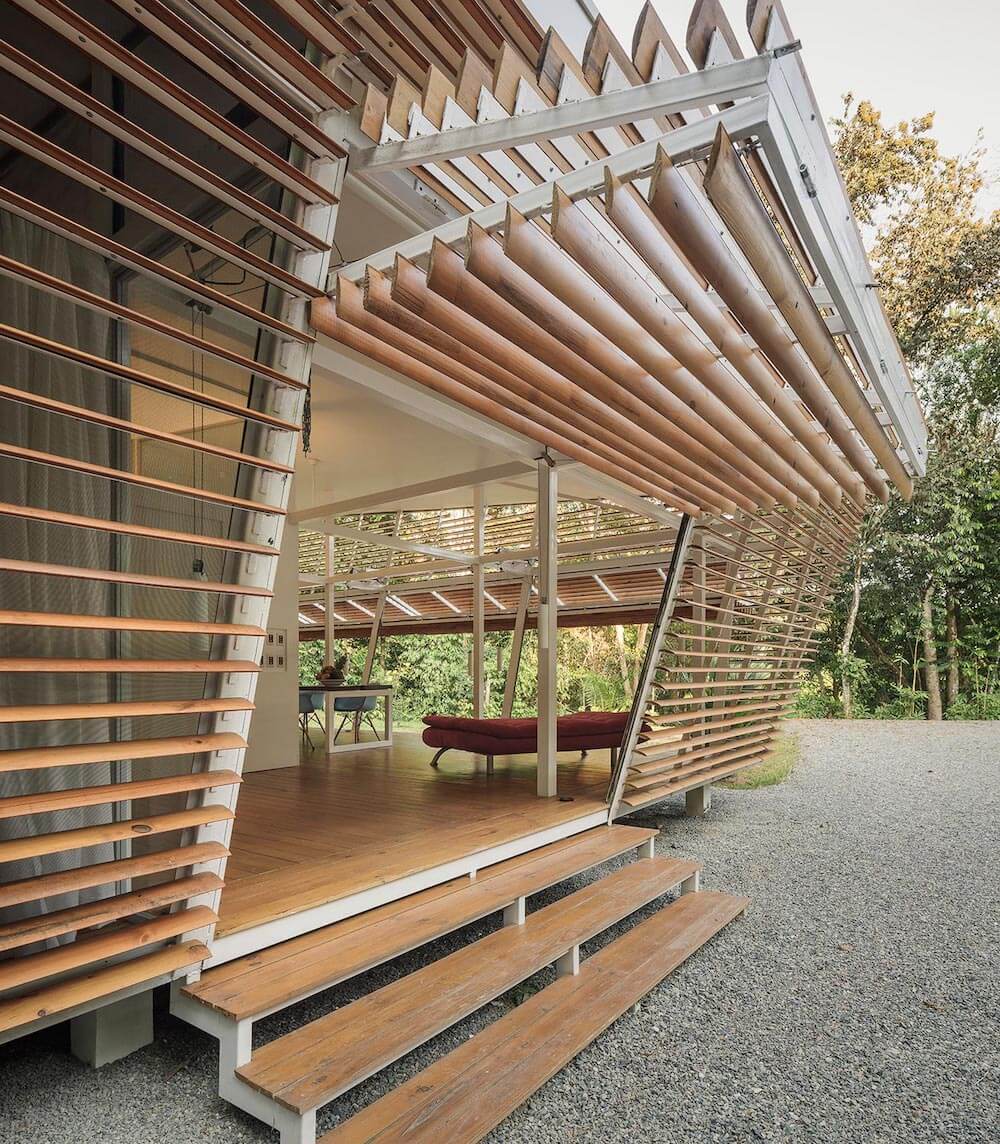 No Footprint House by Oliver Schütte