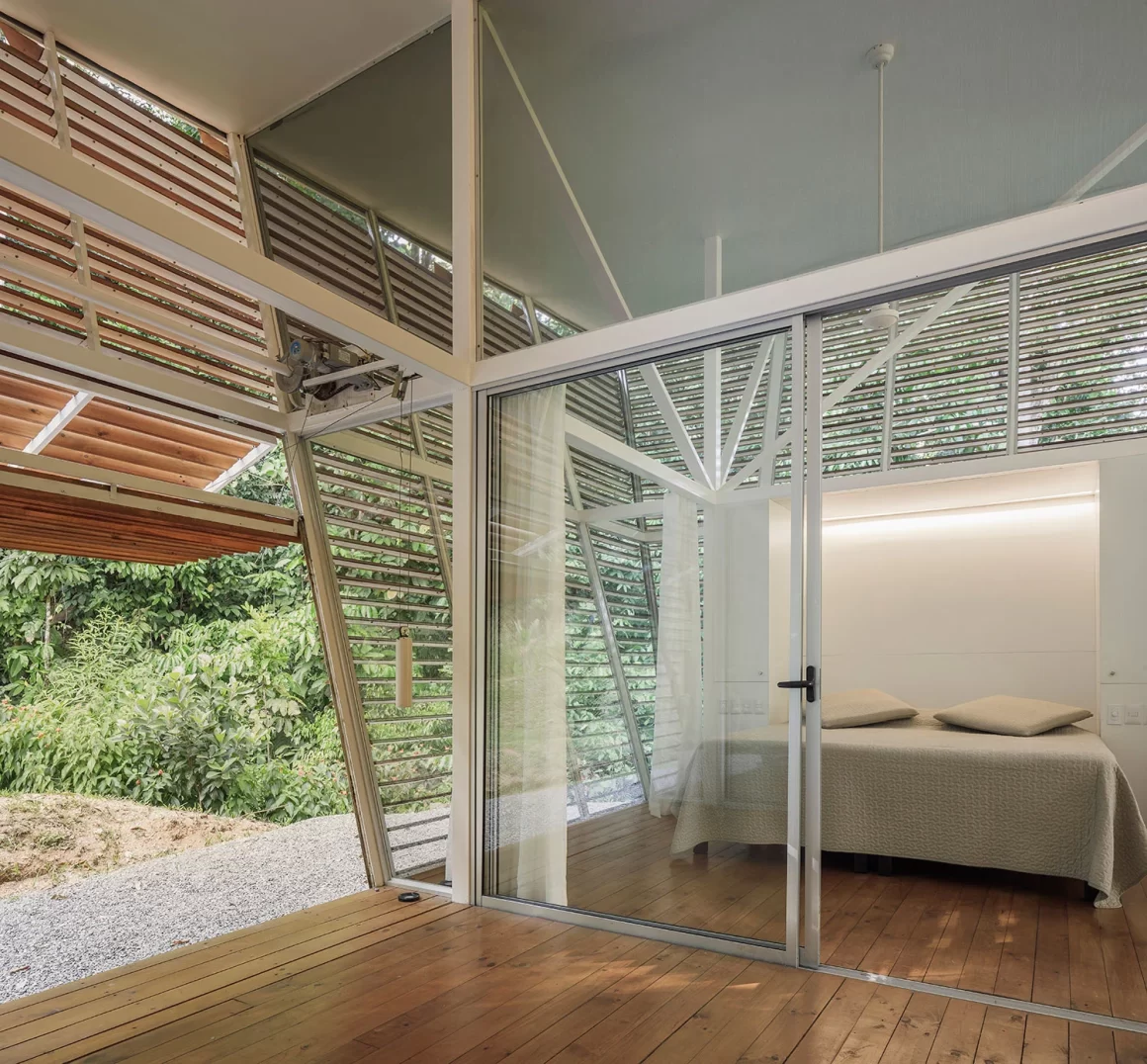 No Footprint House by Oliver Schütte