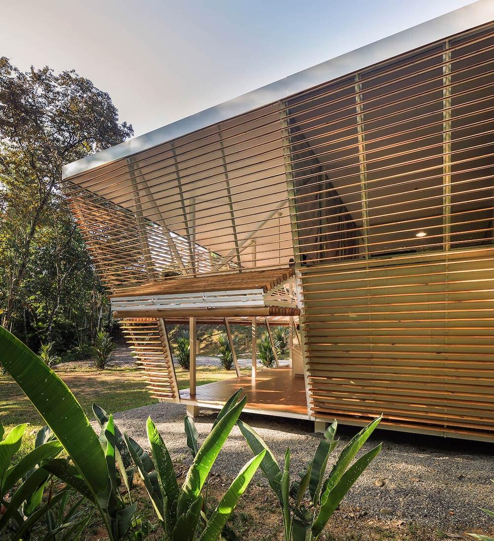 No Footprint House by Oliver Schütte