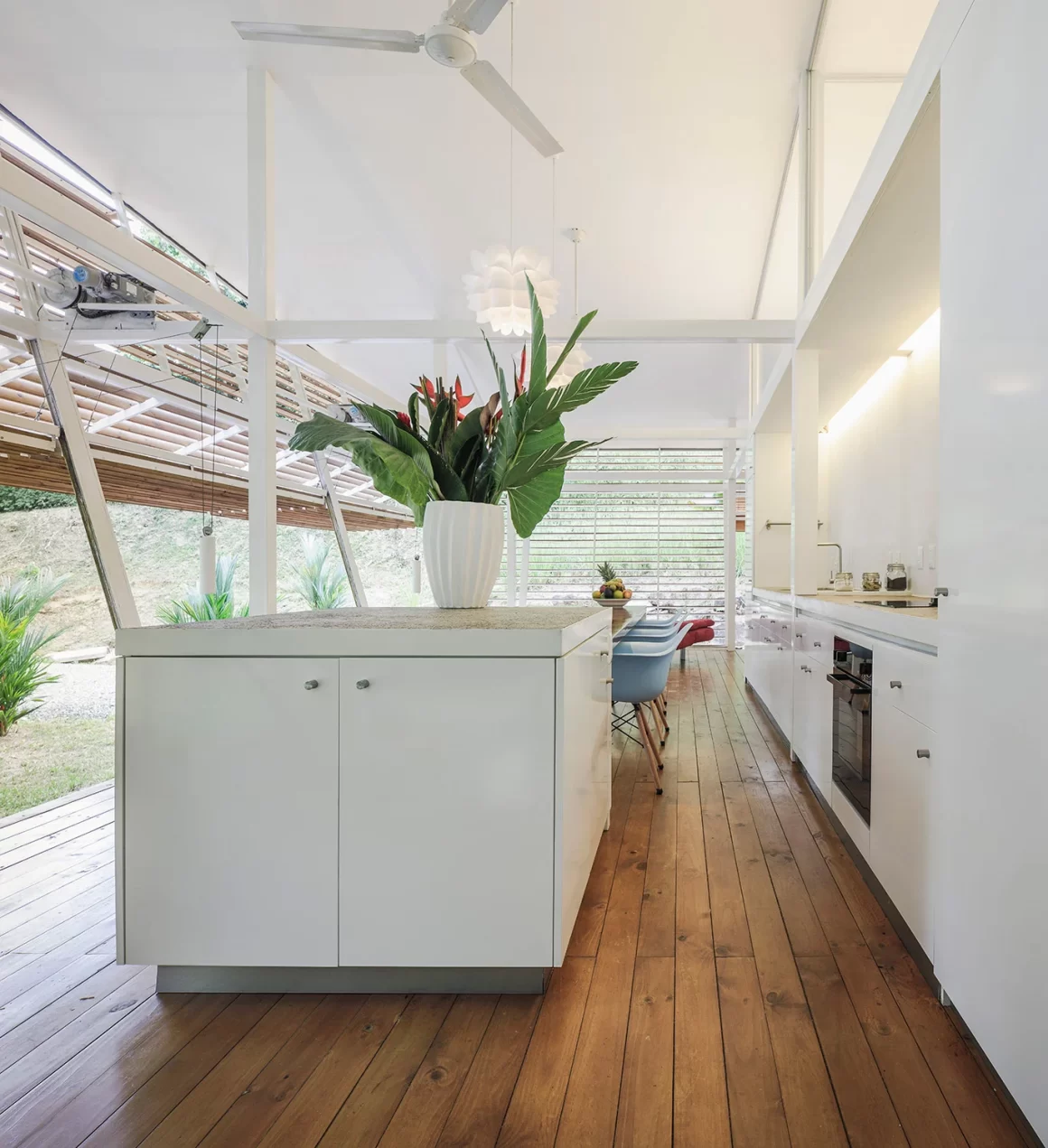 No Footprint House by Oliver Schütte