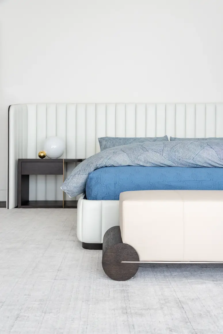 Ultra Bench by Xander Noori