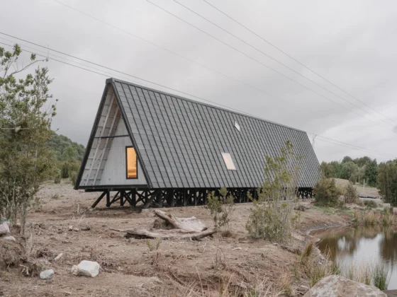 Aladino House by Ivan Bravo Architects