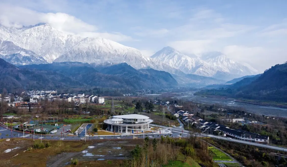 Longmenshan Town · Woyun Platform