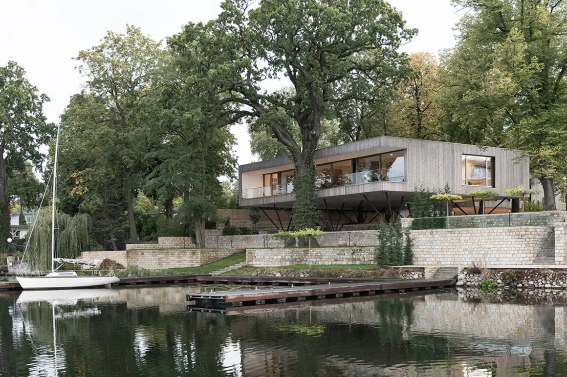Haus am See by Carlos Zwick Architekten BDA