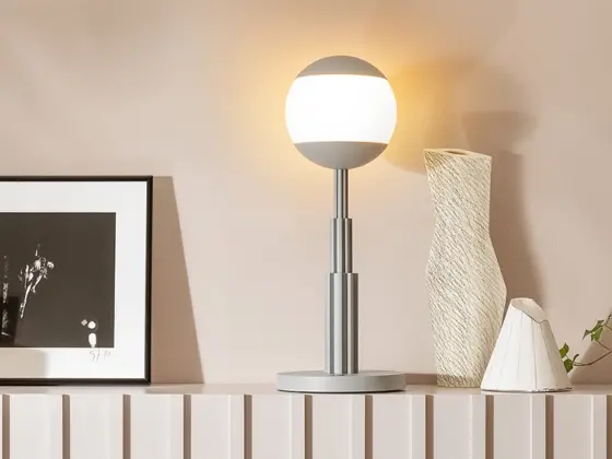 AR04 Table Lamp